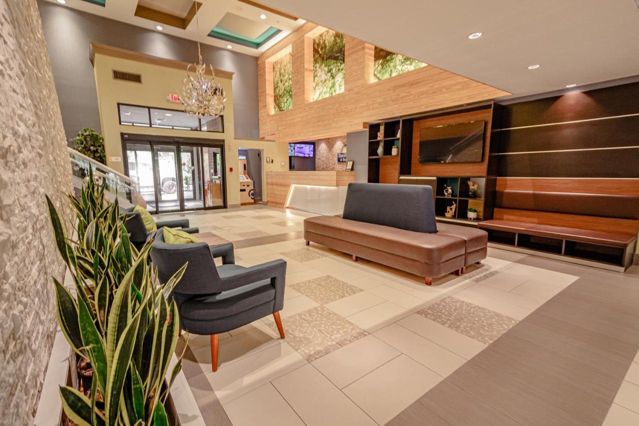 Days Inn & Suites By Wyndham Fort Myers Near Jetblue Park Екстериор снимка