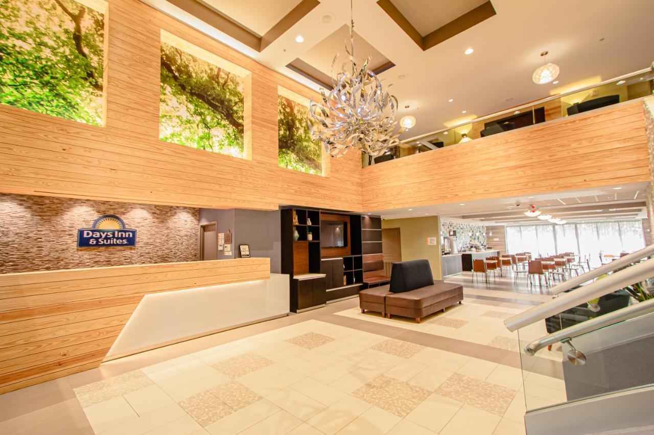 Days Inn & Suites By Wyndham Fort Myers Near Jetblue Park Екстериор снимка