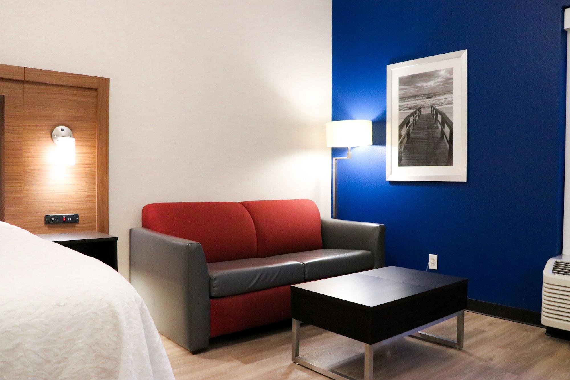 Days Inn & Suites By Wyndham Fort Myers Near Jetblue Park Екстериор снимка